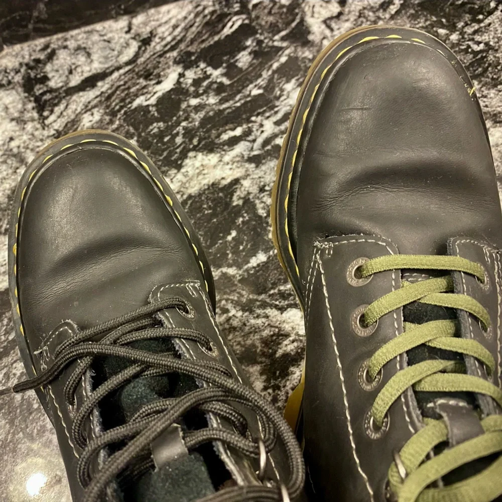 Dr. Martens Luana 7 Eyelet Lace Up Black Boots Women’s Size 6 UK 4 Leather - Picture 9 of 16